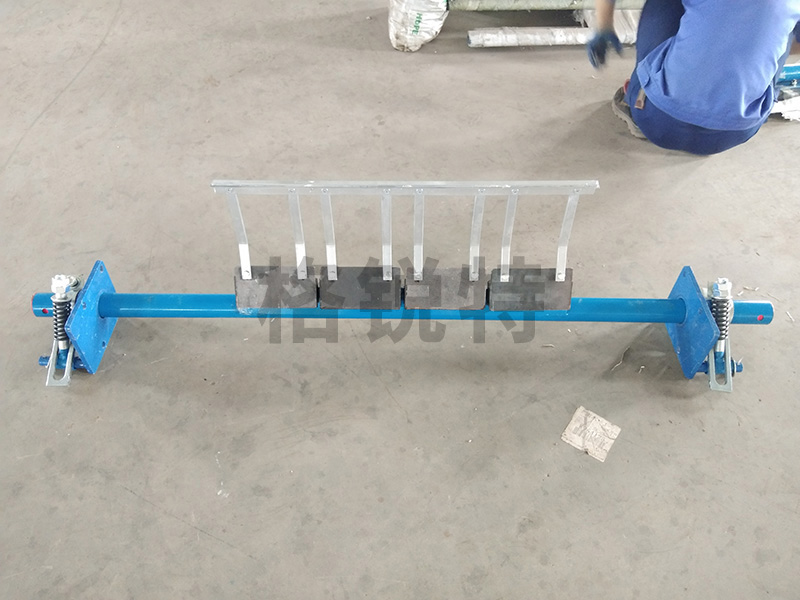 彈簧式可調節合金清掃器 彈簧式可調節合金清掃器